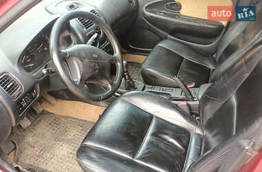 Седан Mitsubishi Carisma 1998 в Львові