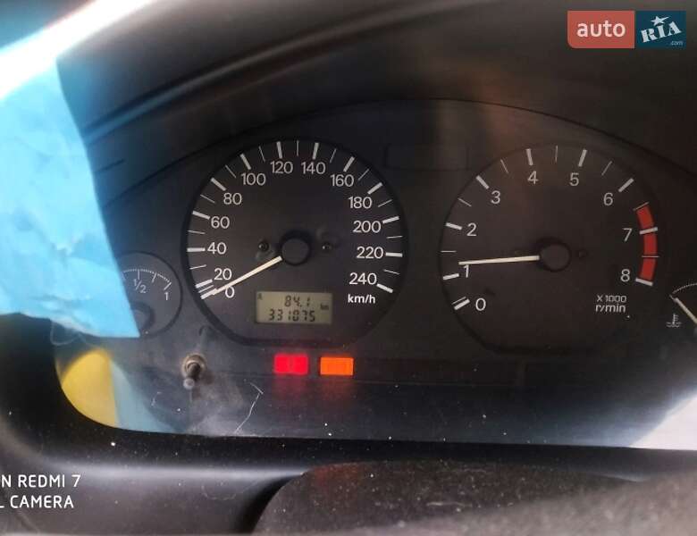 Лифтбек Mitsubishi Carisma 2002 в 