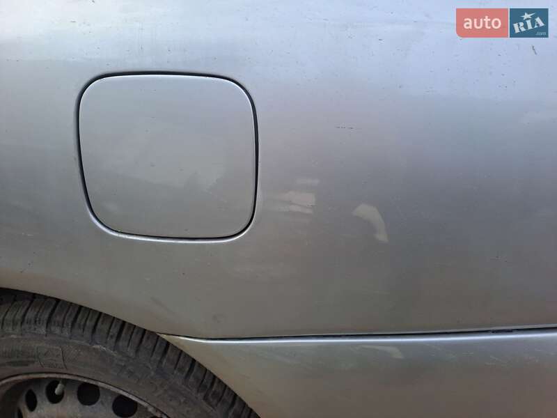 Седан Mitsubishi Carisma 2003 в Сумах