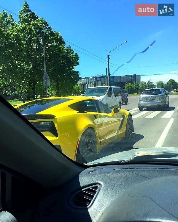 Седан Mitsubishi Carisma 2002 в Львові