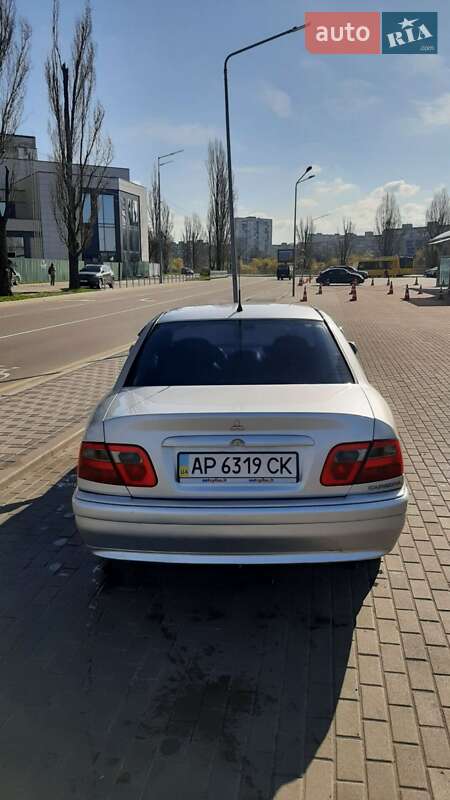 Седан Mitsubishi Carisma 2002 в Киеве