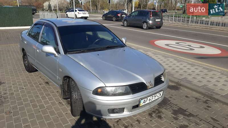 Седан Mitsubishi Carisma 2002 в Киеве