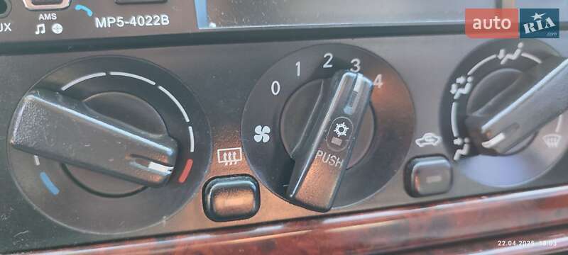 Лифтбек Mitsubishi Carisma 2001 в Дубно