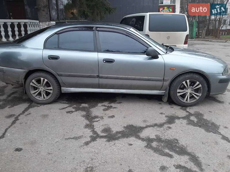Ліфтбек Mitsubishi Carisma 2002 в Кременчуці