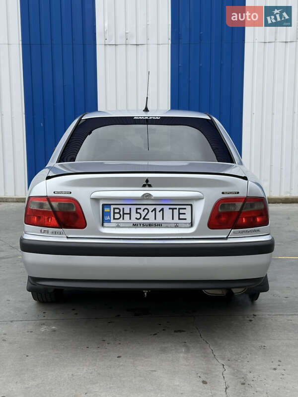 Седан Mitsubishi Carisma 1999 в Одессе
