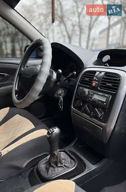 Седан Mitsubishi Carisma 1999 в 