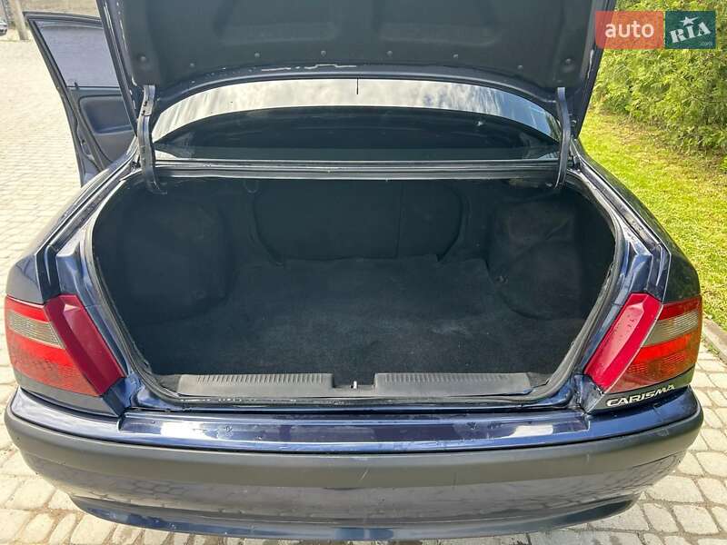 Седан Mitsubishi Carisma 2002 в Борщеві