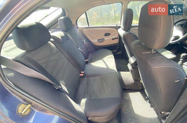 Лифтбек Mitsubishi Carisma 2002 в 