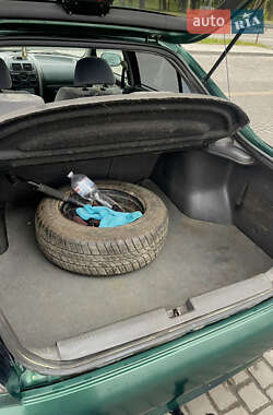 Ліфтбек Mitsubishi Carisma 1998 в 