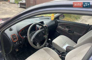 Ліфтбек Mitsubishi Carisma 2002 в 
