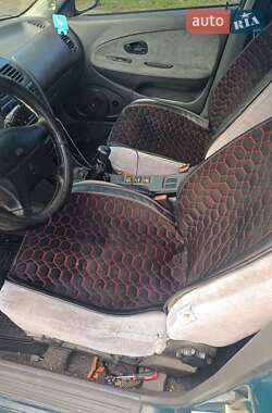 Ліфтбек Mitsubishi Carisma 1996 в 