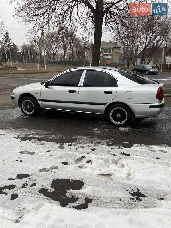 Лифтбек Mitsubishi Carisma 1999 в Шполе