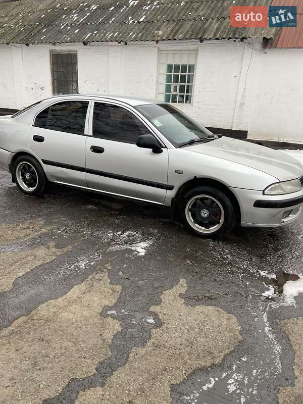 Лифтбек Mitsubishi Carisma 1999 в Шполе