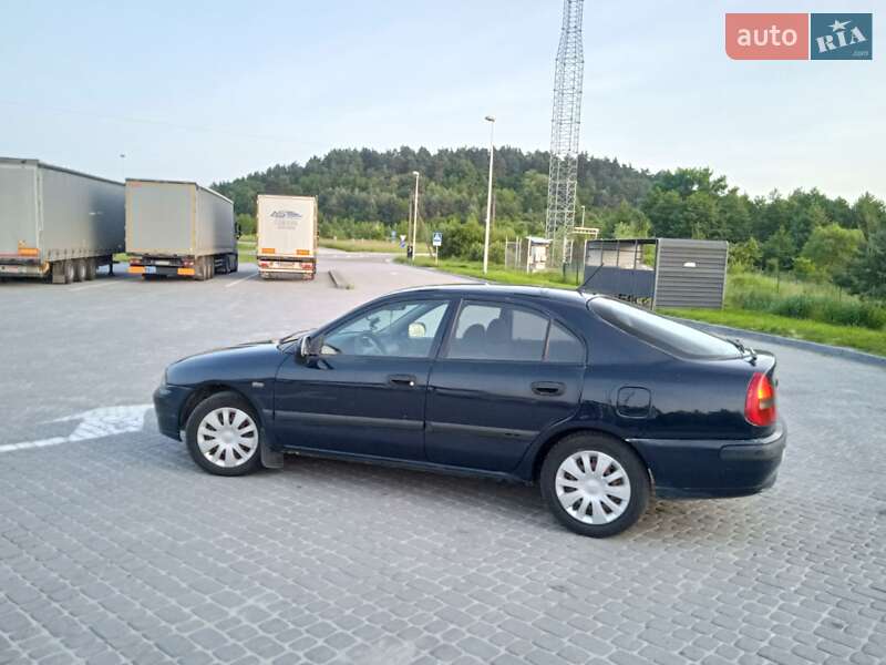 Ліфтбек Mitsubishi Carisma 1999 в Львові