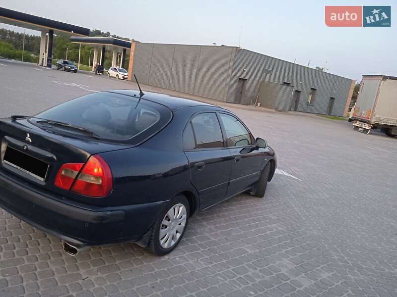Ліфтбек Mitsubishi Carisma 1999 в Львові