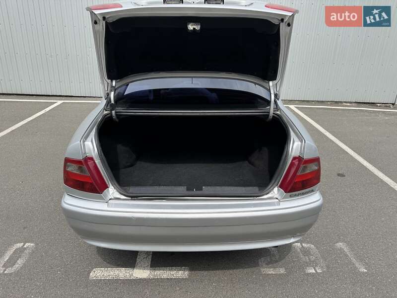 Седан Mitsubishi Carisma 2003 в Киеве