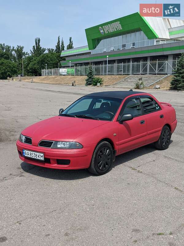 Седан Mitsubishi Carisma 2000 в Кременчуці