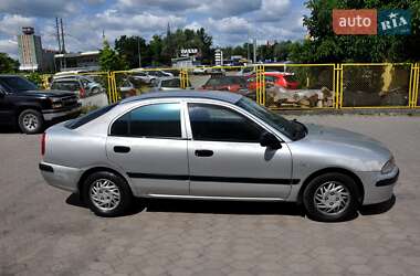 Лифтбек Mitsubishi Carisma 2000 в 