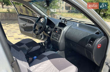 Седан Mitsubishi Carisma 2002 в 