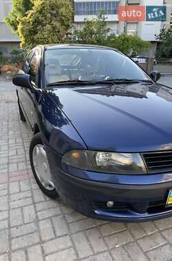 Лифтбек Mitsubishi Carisma 2002 в 