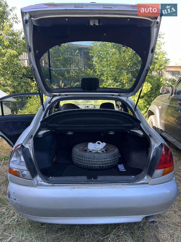 Седан Mitsubishi Carisma 1997 в Ивано-Франковске