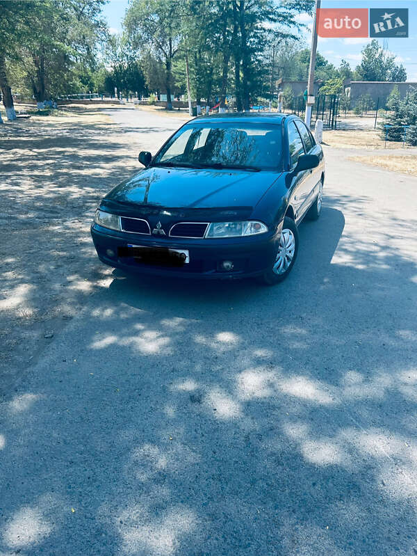 Лифтбек Mitsubishi Carisma 2001 в Сарате