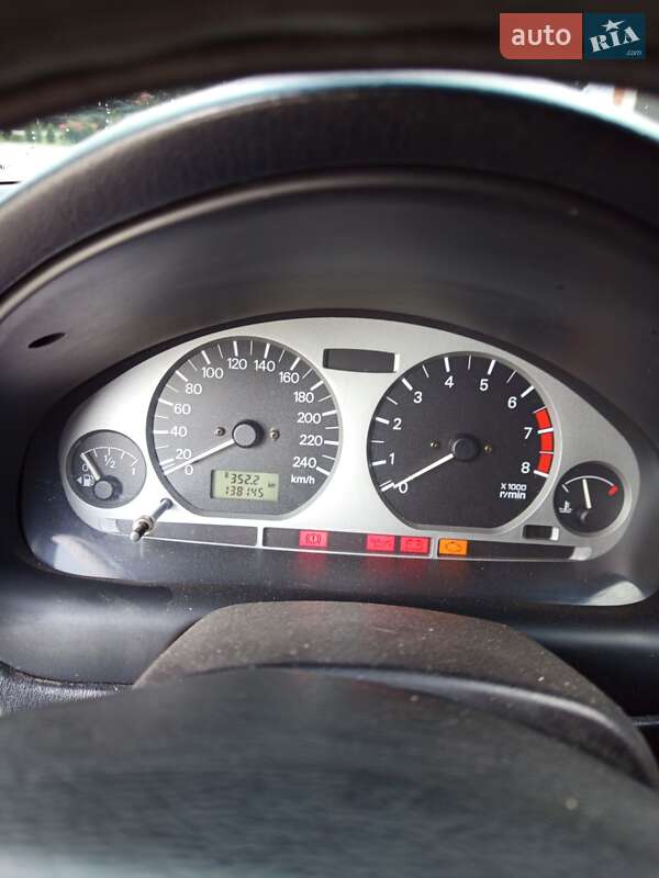 Лифтбек Mitsubishi Carisma 2002 в Тернополе