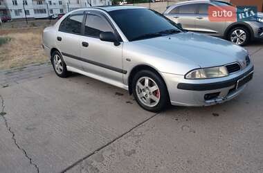 Лифтбек Mitsubishi Carisma 2001 в Белгороде-Днестровском