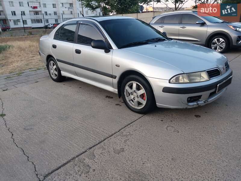 Mitsubishi Carisma 2001