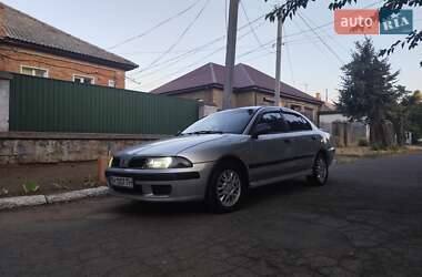 Ліфтбек Mitsubishi Carisma 2002 в Білгороді-Дністровському