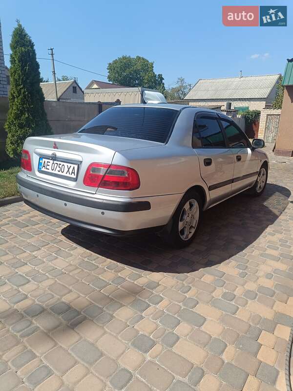 Седан Mitsubishi Carisma 2001 в Пятихатках
