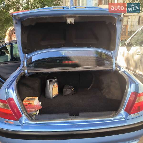 Седан Mitsubishi Carisma 2002 в Одесі
