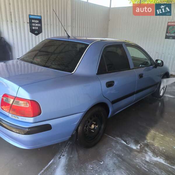 Седан Mitsubishi Carisma 2002 в Одесі