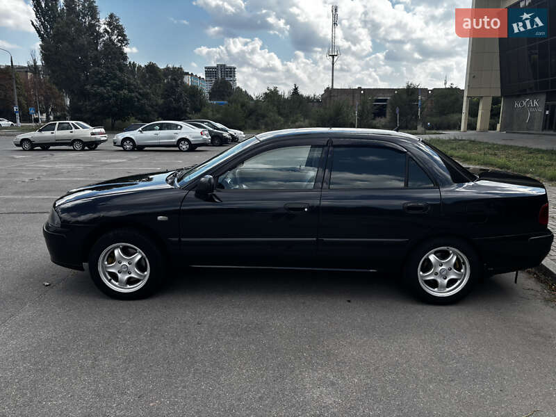 Седан Mitsubishi Carisma 2003 в Запорожье