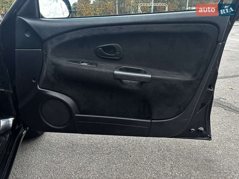 Седан Mitsubishi Carisma 2003 в Запорожье