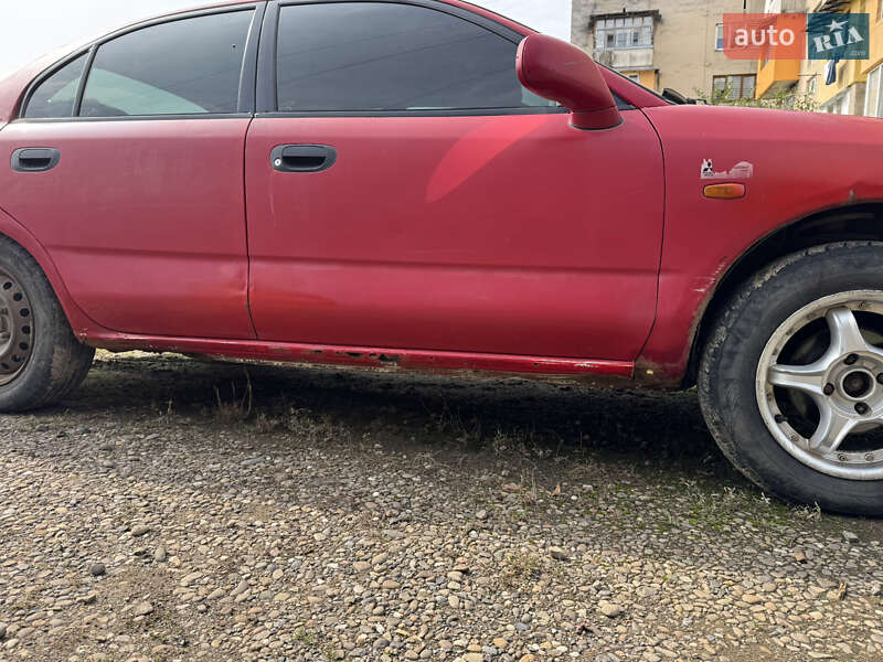 Лифтбек Mitsubishi Carisma 1996 в Иршаве