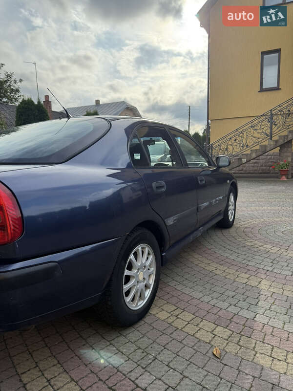 Седан Mitsubishi Carisma 2002 в Новом Роздоле