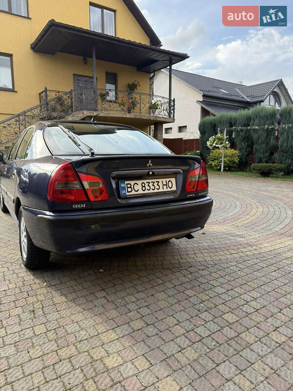 Седан Mitsubishi Carisma 2002 в Новом Роздоле