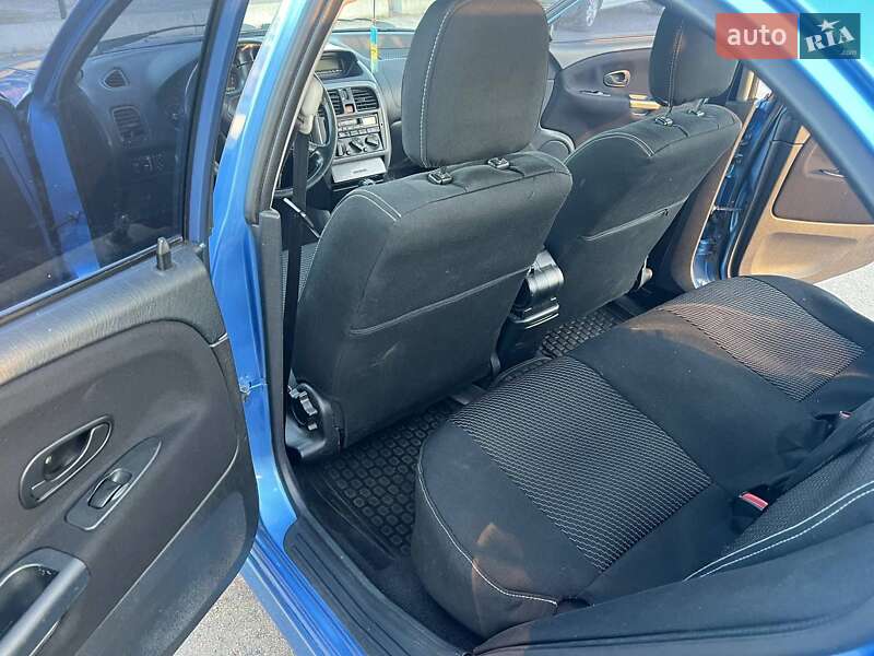 Ліфтбек Mitsubishi Carisma 2001 в Олександрії фото 4 Ліфтбек Mitsubishi Carisma 2001 в Олександрії