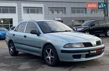 Седан Mitsubishi Carisma 2003 в Киеве