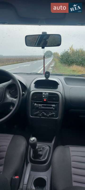 Седан Mitsubishi Carisma 2003 в Бершаді