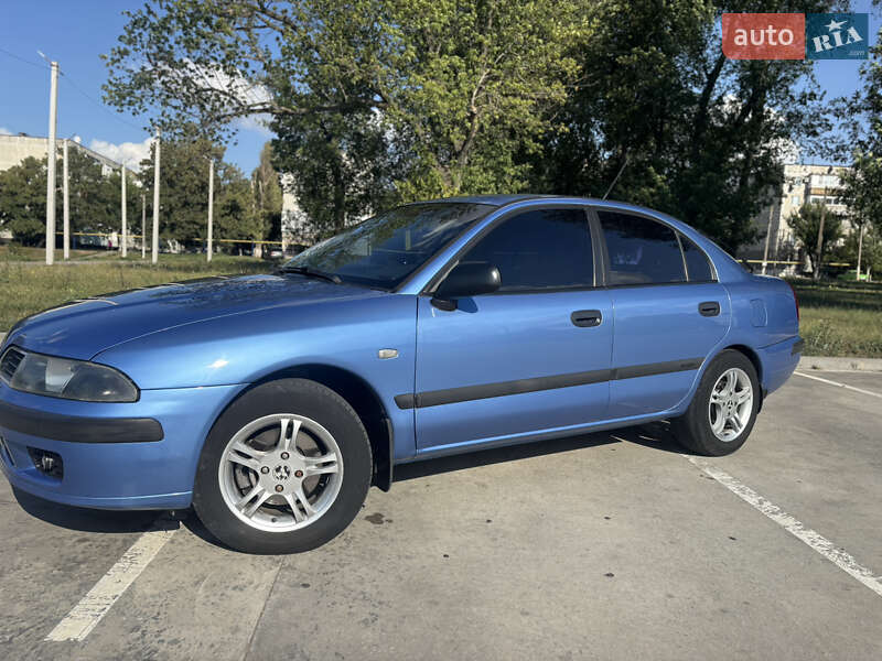 Лифтбек Mitsubishi Carisma 2001 в Синельниково