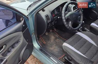 Седан Mitsubishi Carisma 2003 в  фото 2 Седан Mitsubishi Carisma 2003 в