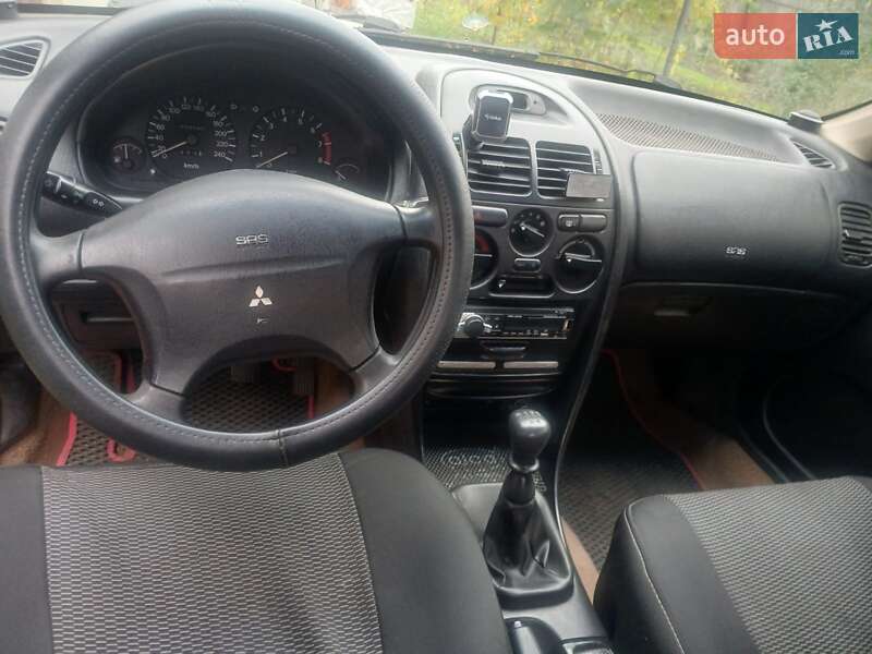 Ліфтбек Mitsubishi Carisma 1996 в Кролевці фото 3 Ліфтбек Mitsubishi Carisma 1996 в Кролевці