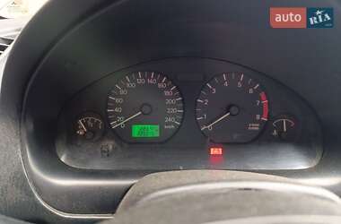 Седан Mitsubishi Carisma 2002 в Чернигове Седан Mitsubishi Carisma 2002 в Чернигове