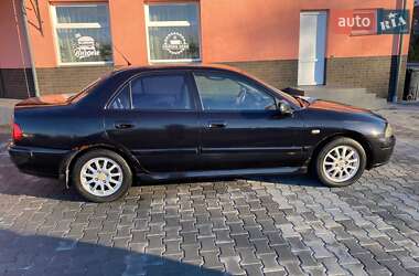 Седан Mitsubishi Carisma 2003 в Львове