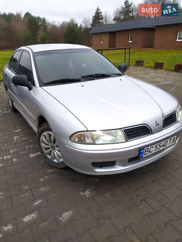 Ліфтбек Mitsubishi Carisma 2003 в Мостиській