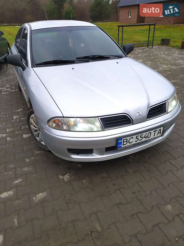 Ліфтбек Mitsubishi Carisma 2003 в Мостиській