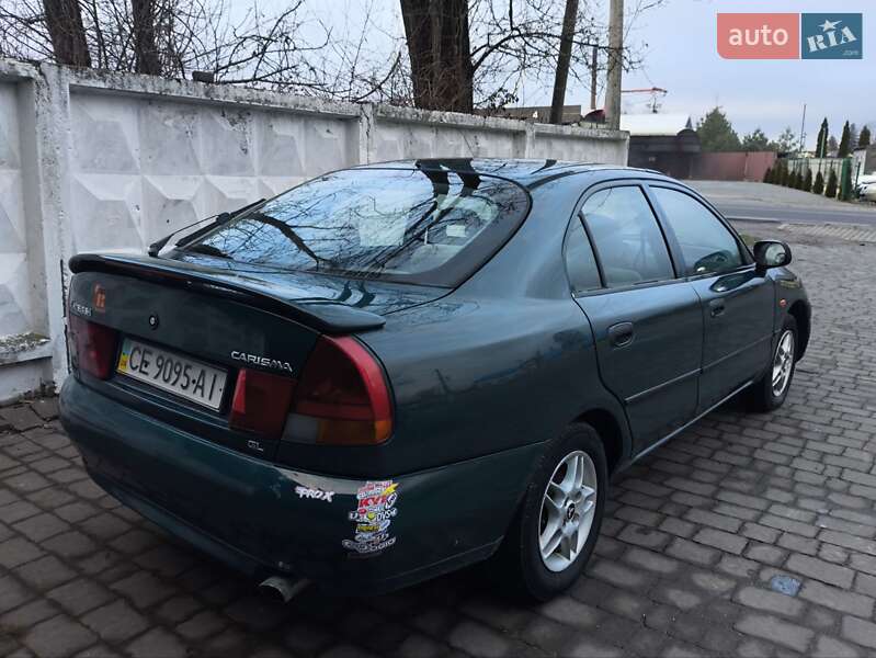Ліфтбек Mitsubishi Carisma 1996 в Надвірній