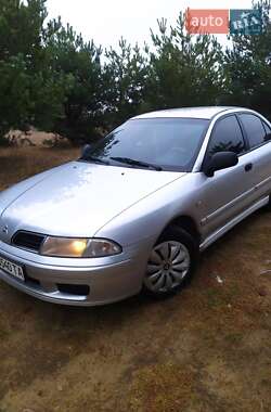 Ліфтбек Mitsubishi Carisma 2003 в Мостиській